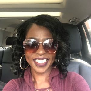 Meet your Posher, Brenda